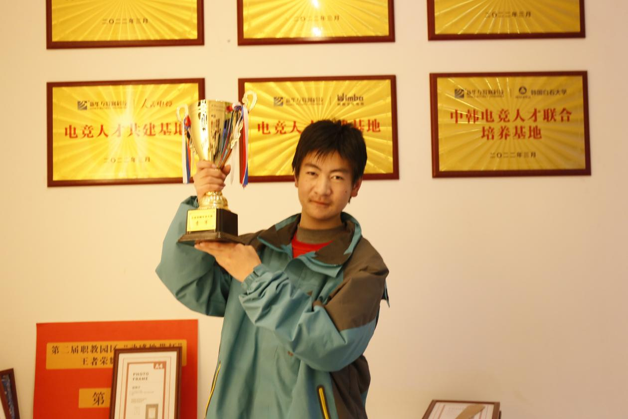 只要不放棄,新華助你完夢想