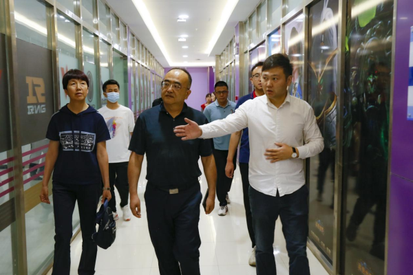 體育局、省航校領導就電競專業來我校調研指導