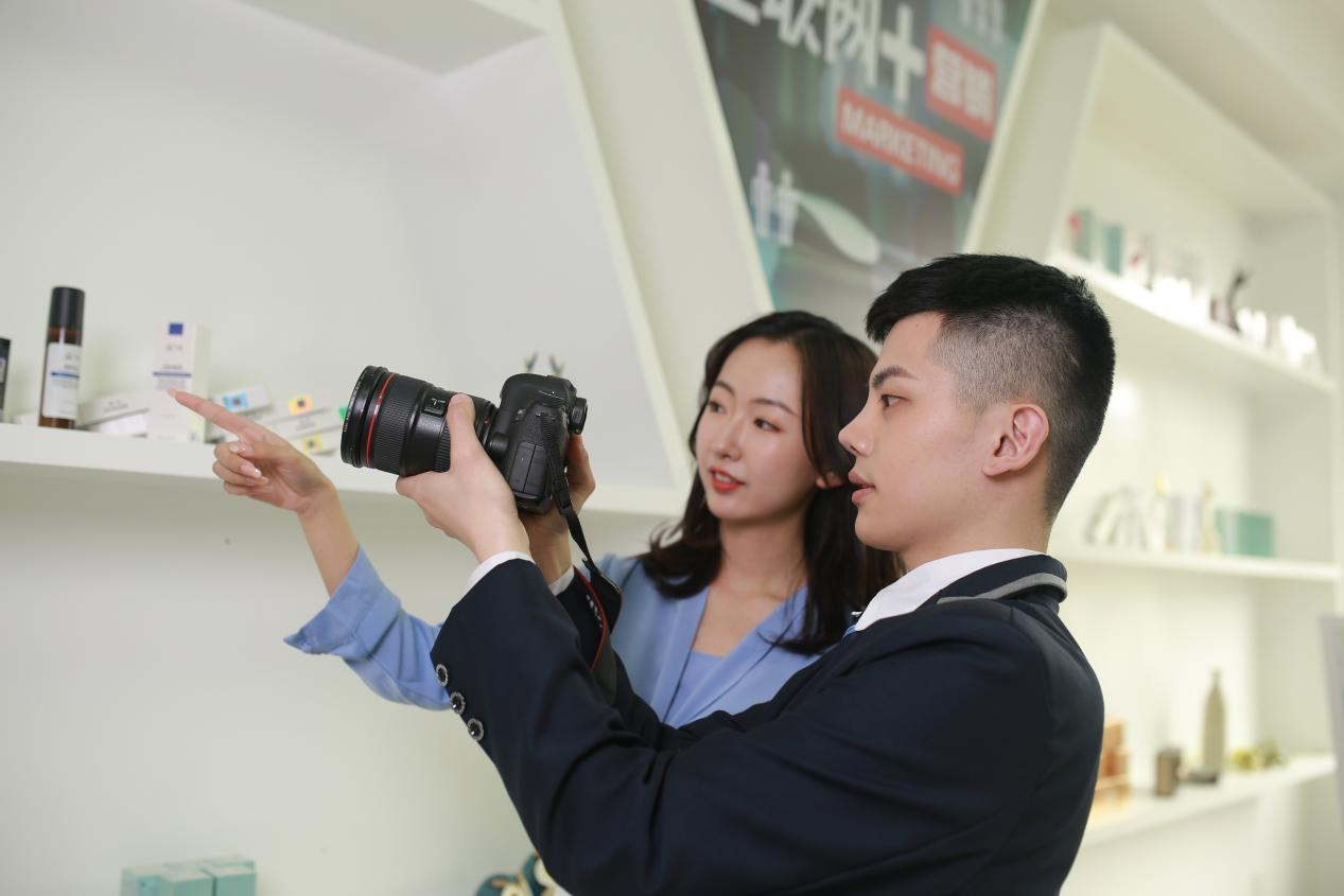 18歲學什么技術好就業？