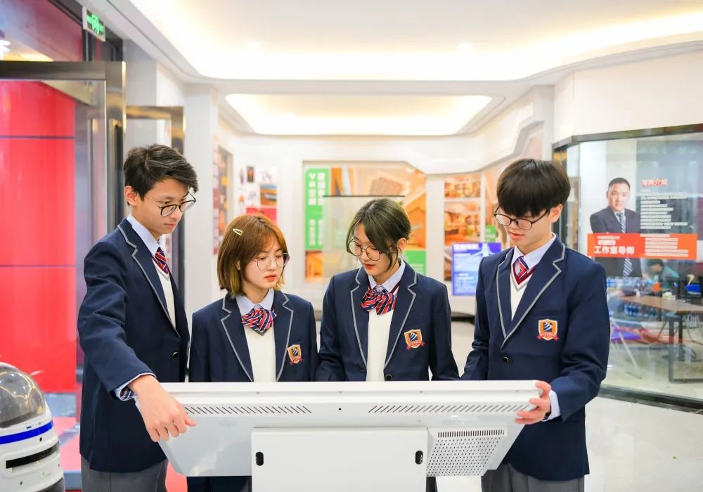 開學(xué)在即,哪些人更適合學(xué)習(xí)互聯(lián)網(wǎng)技術(shù)?