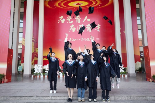 新華學(xué)子為何越來越受到企業(yè)的認(rèn)可與青睞?我們用實(shí)力告訴你