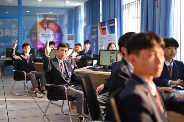 聚焦職教|中職生考大學(xué)大勢(shì)所趨,職教高考實(shí)現(xiàn)人生“彎道超車”